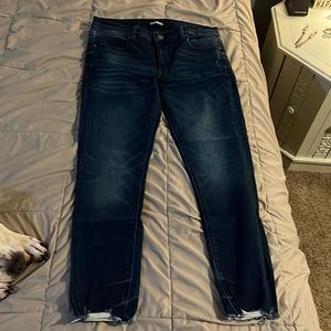 Raw hem skinny jeans